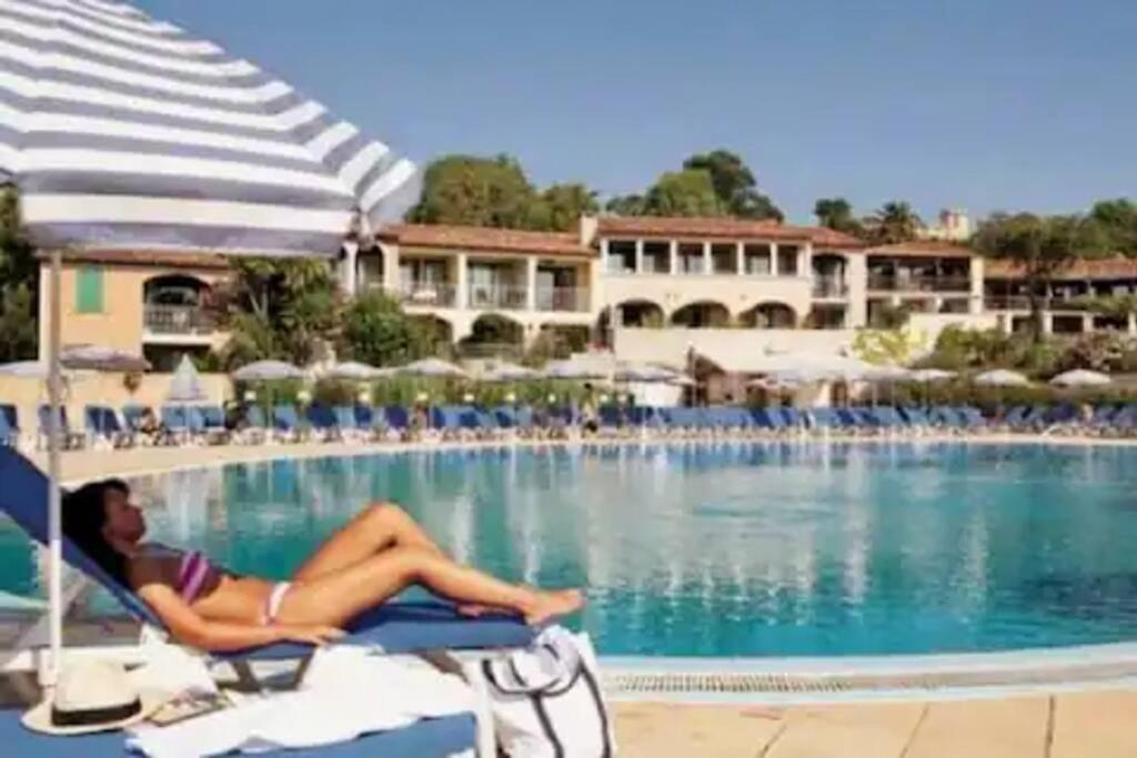 Chez Adriana Appartement Cosy Avec Jardin, Proche Plage Grimaud Exteriör bild
